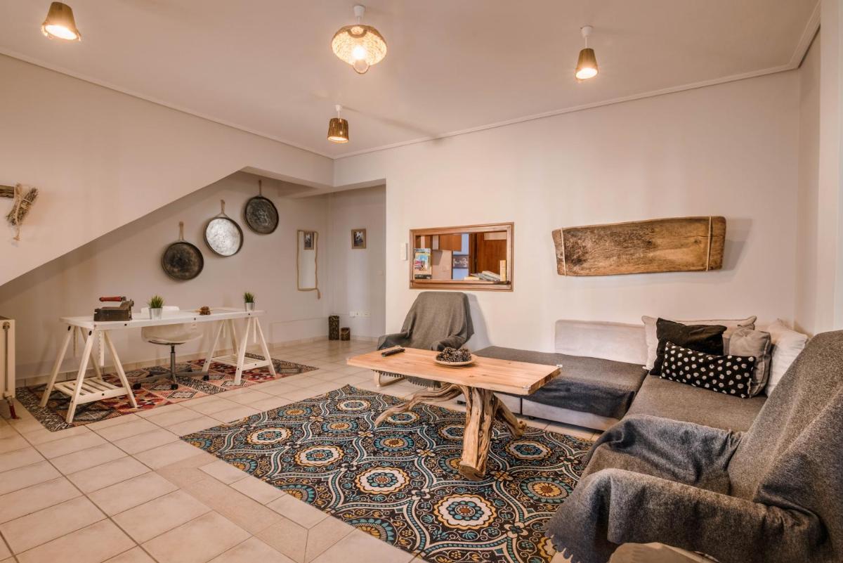 Varousi.Traditional house in old town of Trikala 1 - Housity