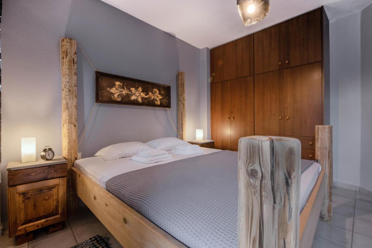 Varousi.Traditional house in old town of Trikala 1 - Housity