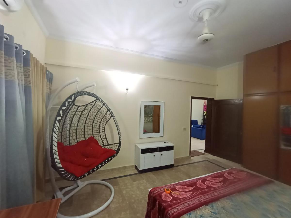 3 Bedrooms Luxury House at Prime Location - Housity