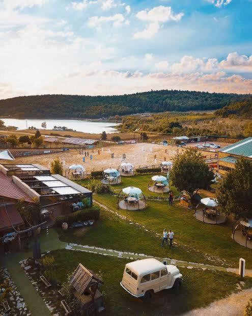 Bursa Uludağ Eteğinde, Ormanın İçerisinde, Havuzlu Bahçeli Kiralık Villa - Housity