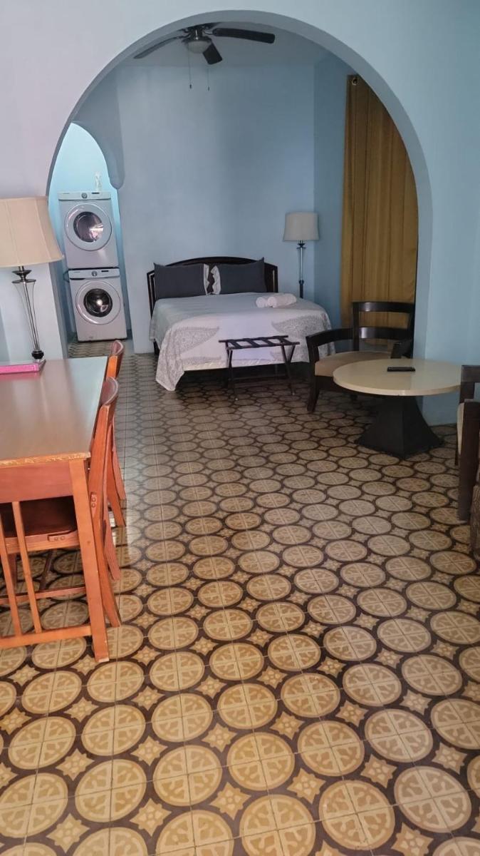 Near beach, restaurant and bars Sleeps 6 with 2baths - Housity