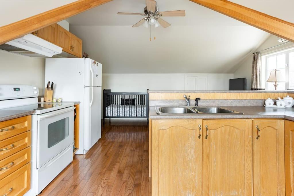 The Loft Upstairs! Private Cozy Quiet in Nature 1 or 2 Bedroom - Housity