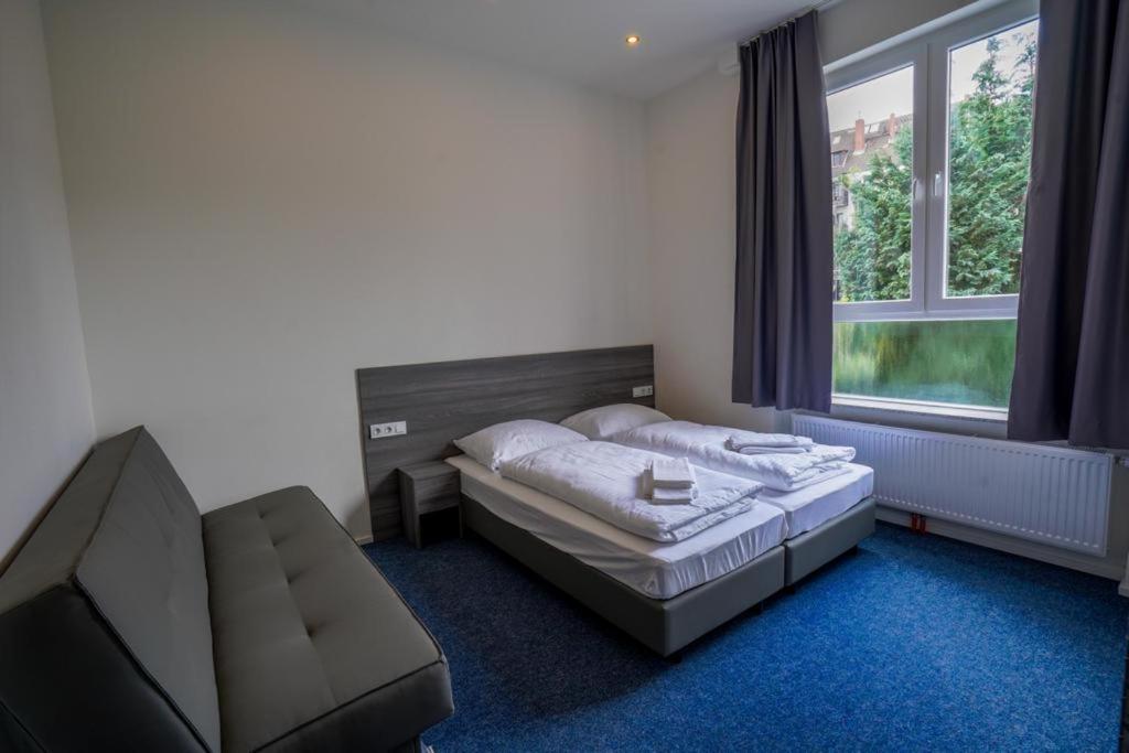 Hotel City Meetpoint - Housity