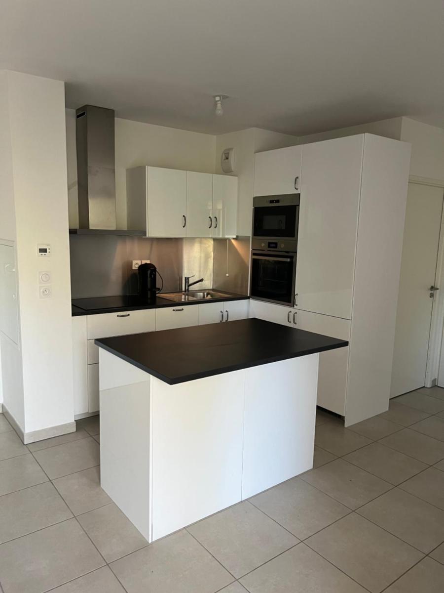 Chambre confortable dans appartement neuf chez l habitant - Housity