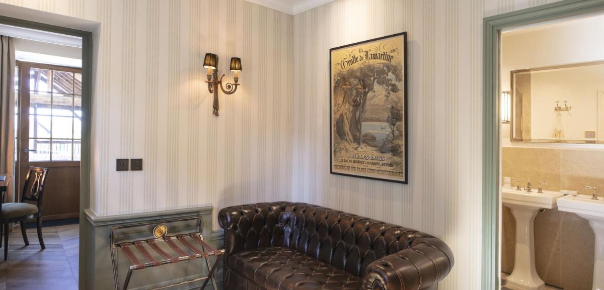 Coin salon dans l'établissement Château Brachet
