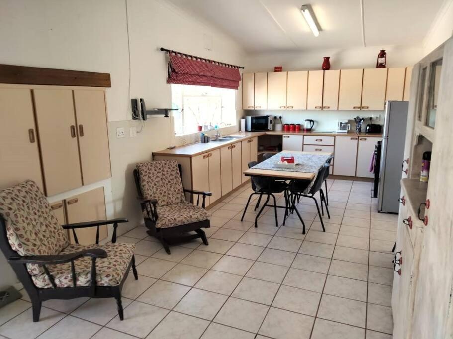 Sunnyside Farm Cottage, Oudtshoorn, South Africa - Housity