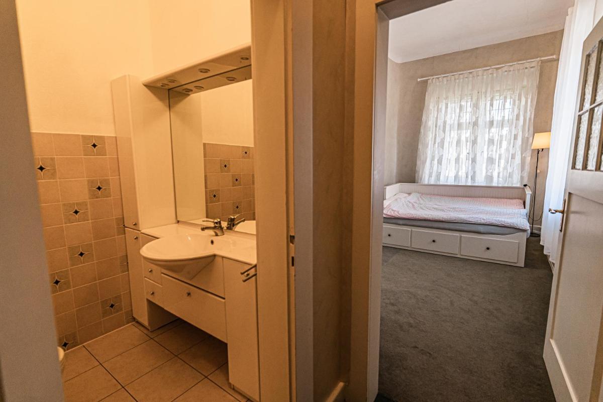 Saar Castle - cozy Mansion near vineyard - Housity