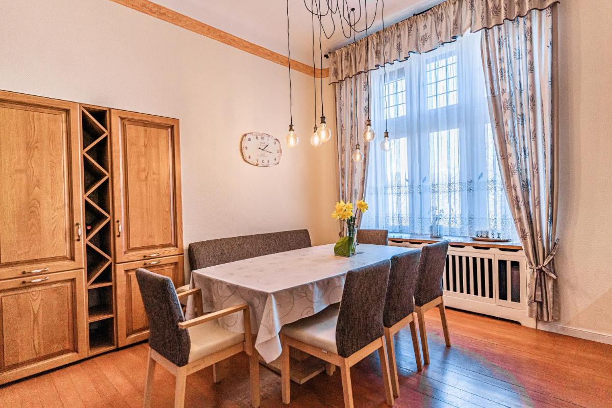 Saar Castle - cozy Mansion near vineyard - Housity