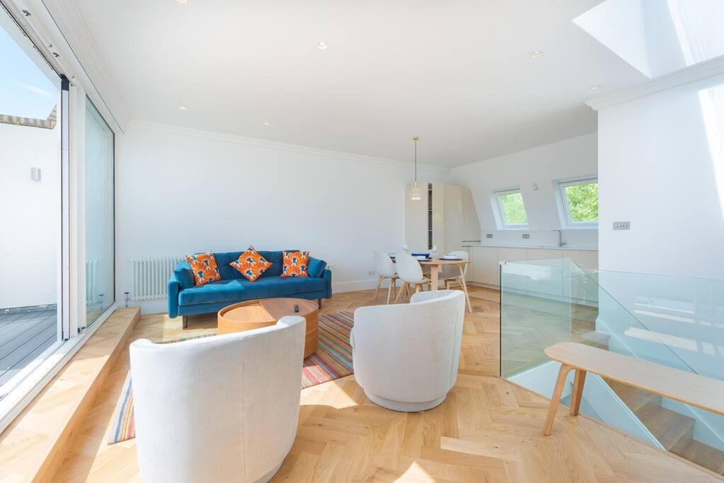 Suitetrails - Stunning Two Bed Apartment RH8