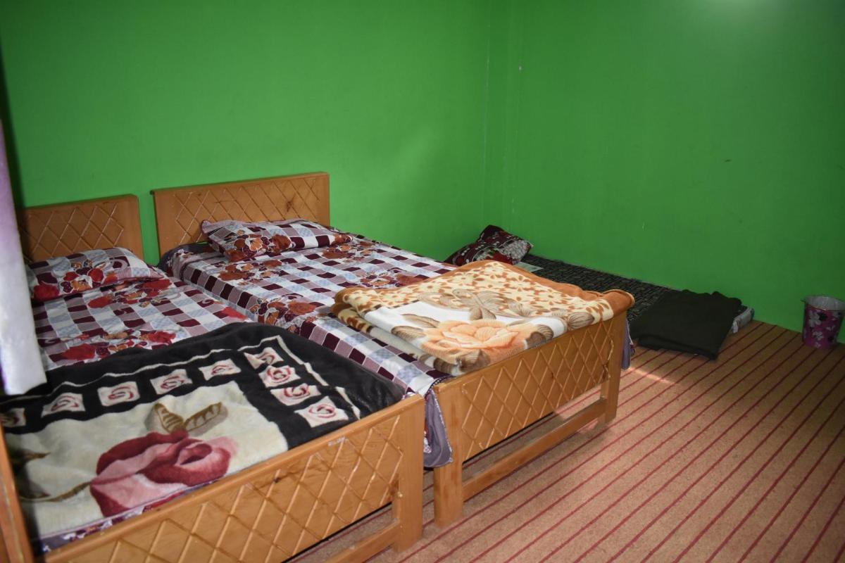 Mid Valley Guest House - Housity