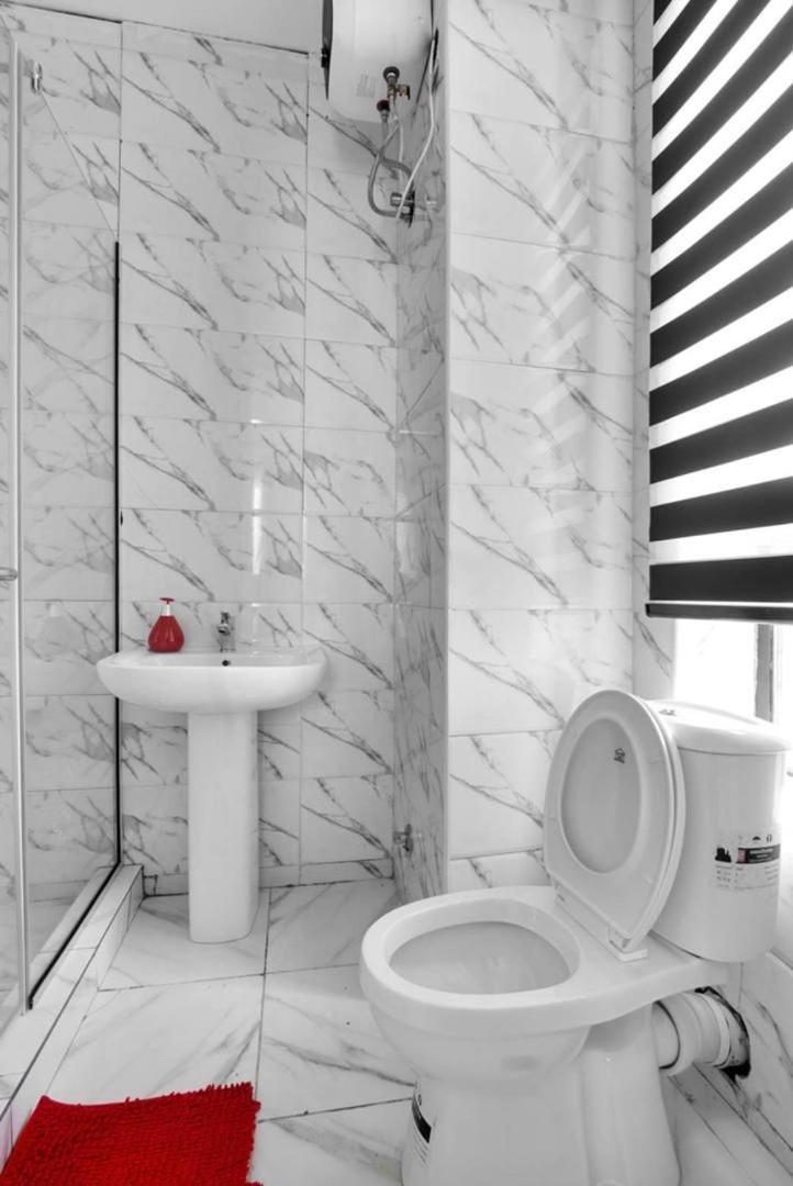Suitetrails - Keduu 2 bedroom luxury apartment lekki snooker
