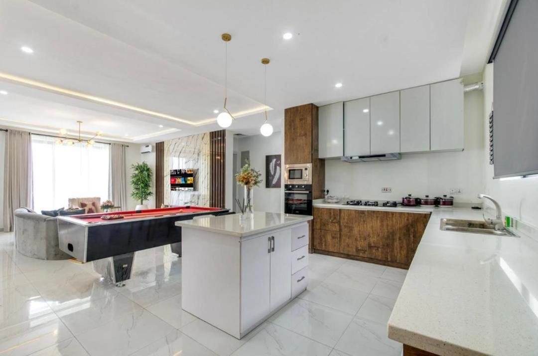 Suitetrails - Keduu 2 bedroom luxury apartment lekki snooker