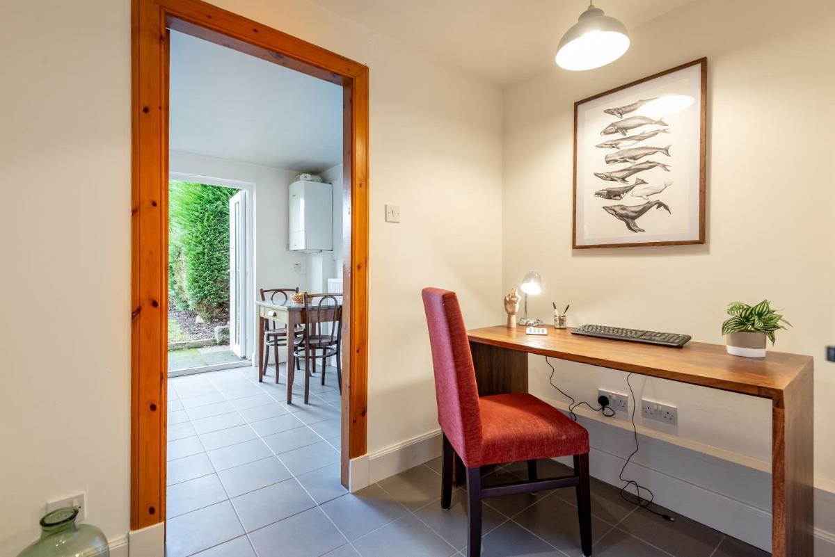 Charming Cardoon Cottage in beautiful village - Housity