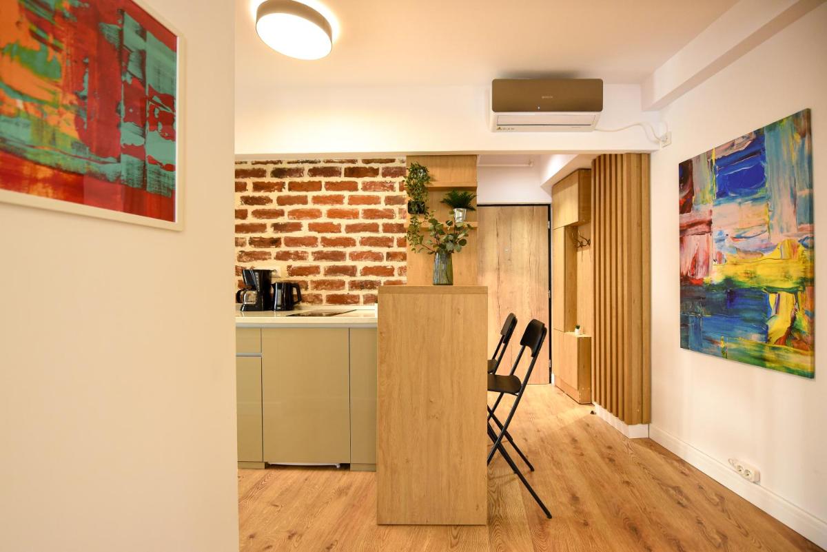 DAYDREAMER - Super Central Homey Apt - Housity