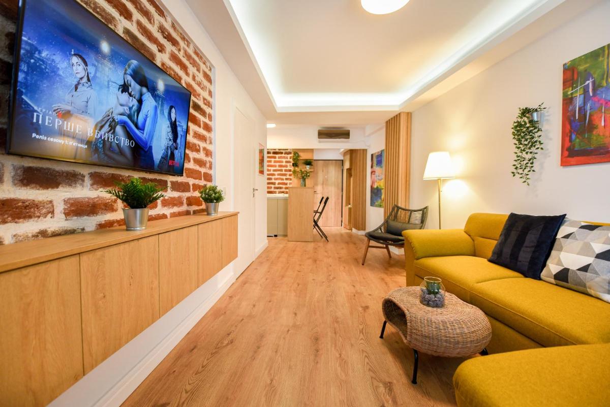 DAYDREAMER - Super Central Homey Apt - Housity