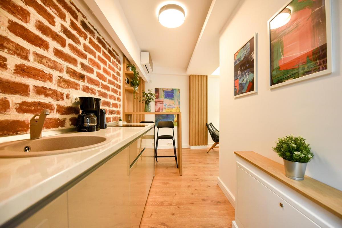 DAYDREAMER - Super Central Homey Apt - Housity
