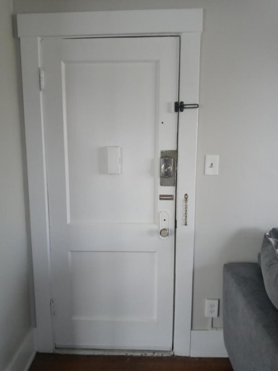 Cherry Street Vintage Apartment-Free Parking! - Housity