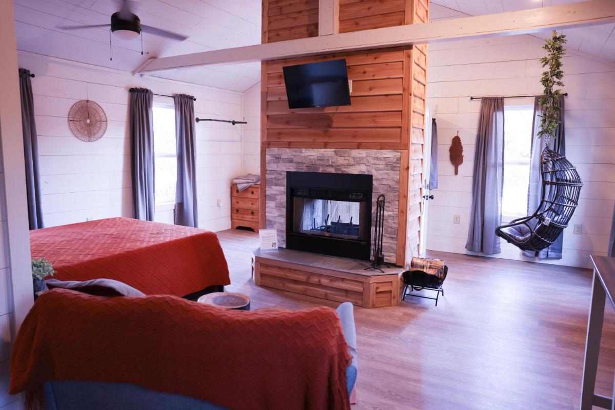 Avenwood Cabins - Housity