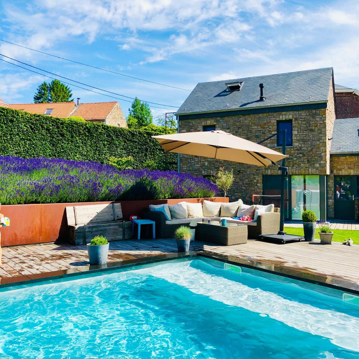 Juste à Côté, Maison de caractère avec piscine - Housity