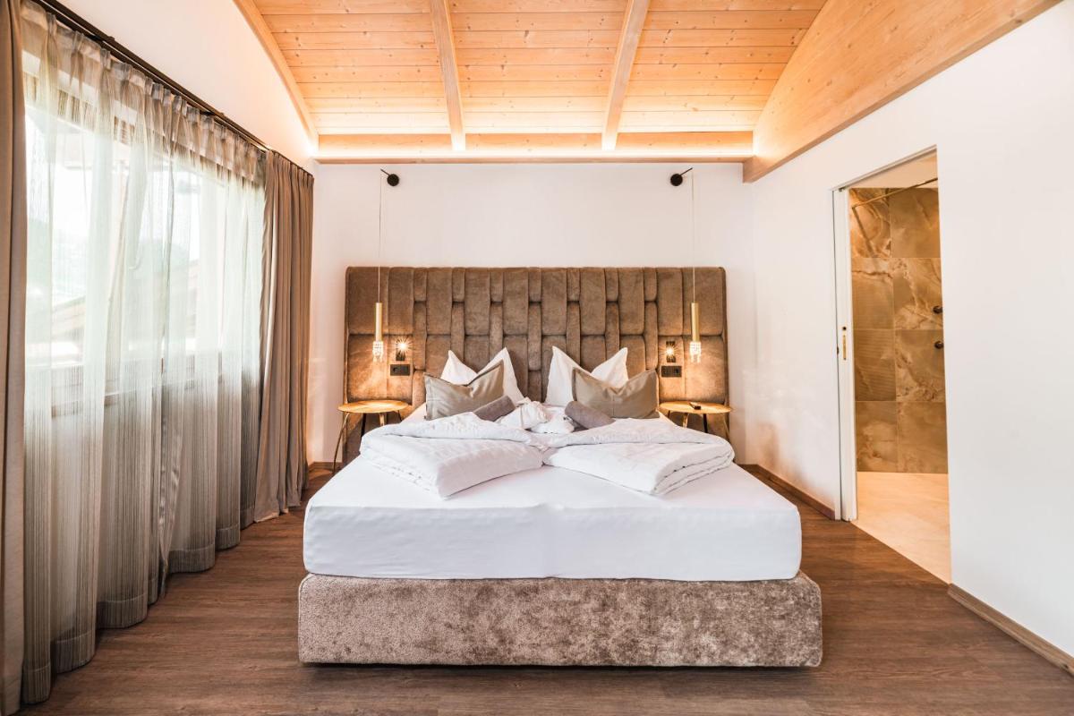 Hotel Weingarten - Housity