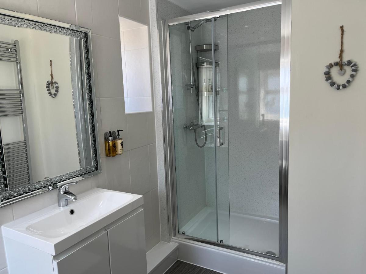 Tides Reach Guest House - Housity