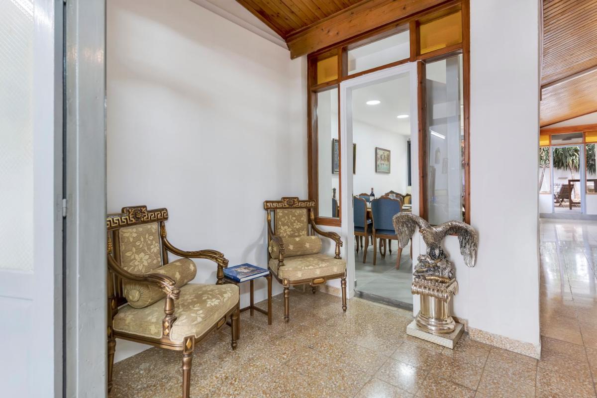To Hani - Large Traditional House - Housity