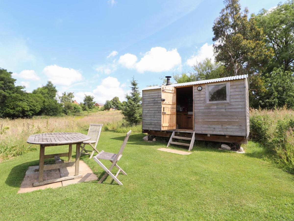 The Shepherds Hut - Housity