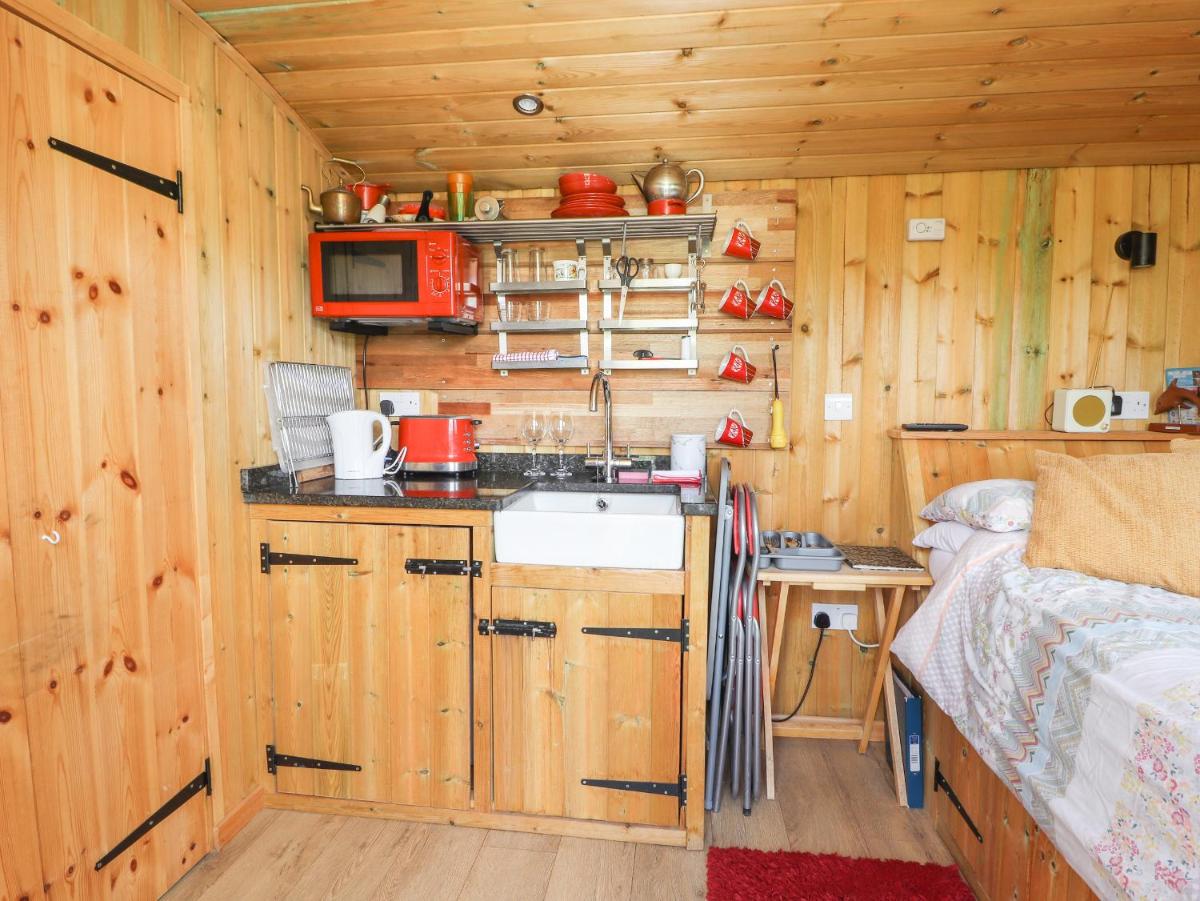 The Shepherds Hut - Housity