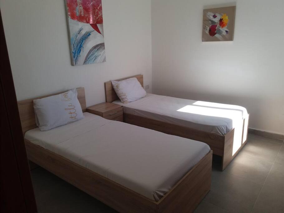 Pearl Point Pent House - Housity