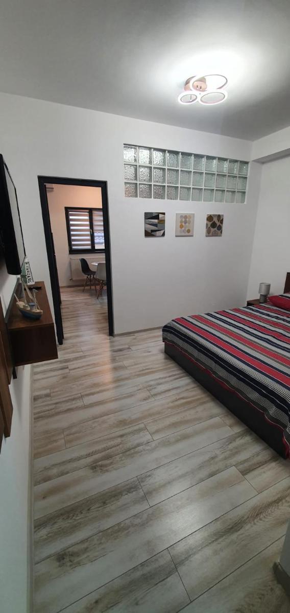 Poseidon #14 - Housity