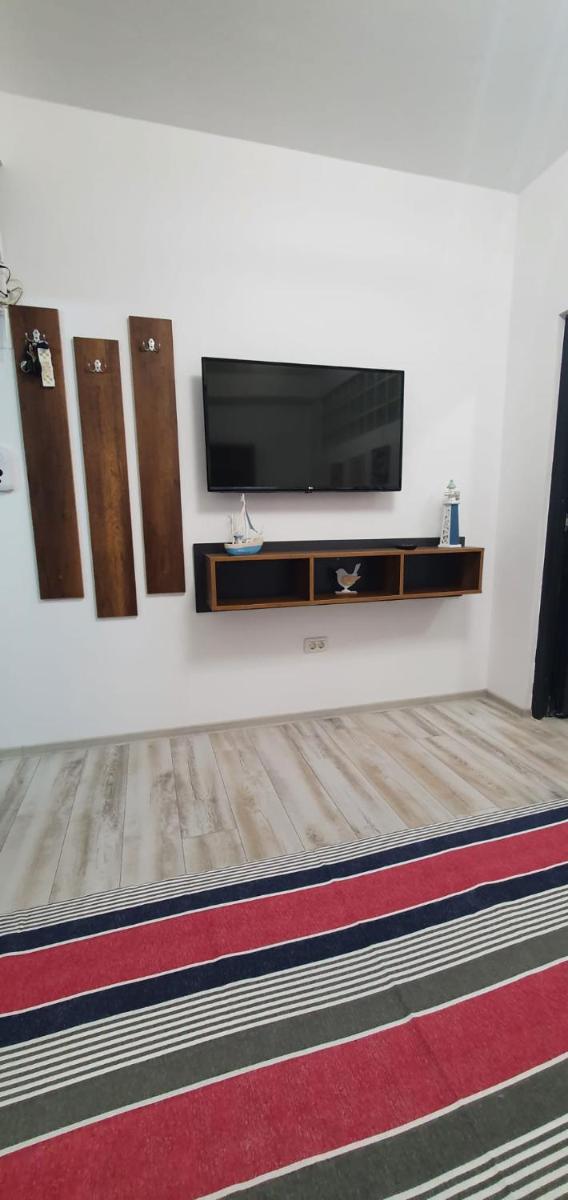 Poseidon #14 - Housity
