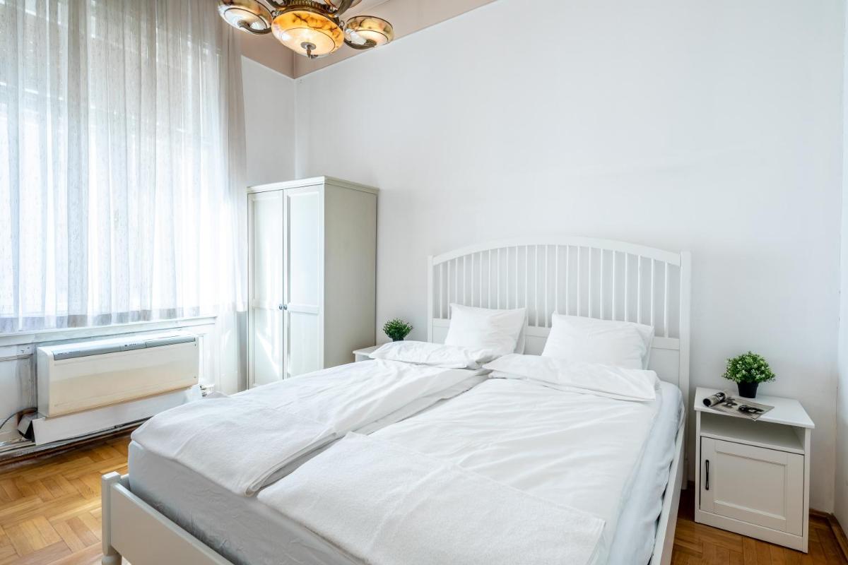 Suitetrails - Huge Apartment in the city center