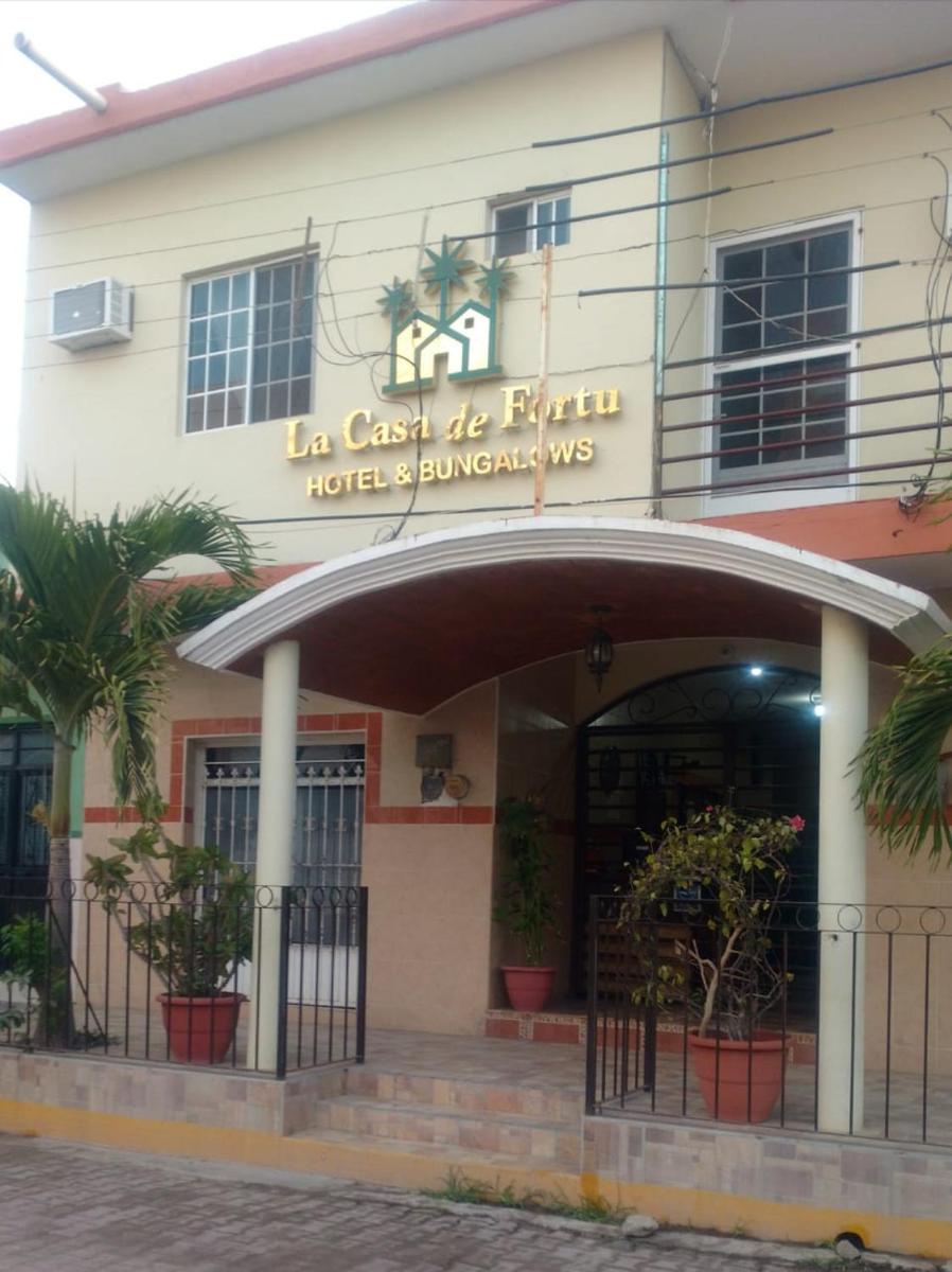 Hotel & Bungalows La Casa de Fortu - Housity