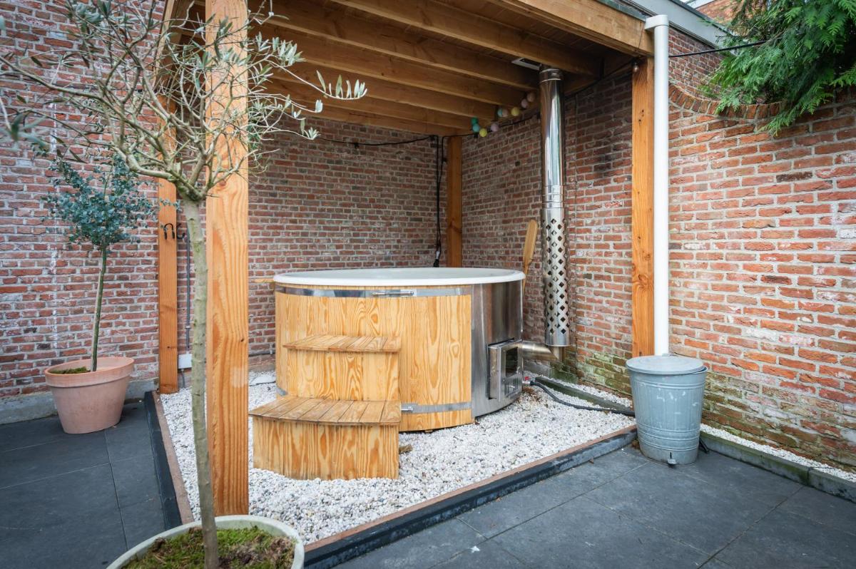 Unieke stadswoning met jacuzzi en sauna max 8 pers - Housity