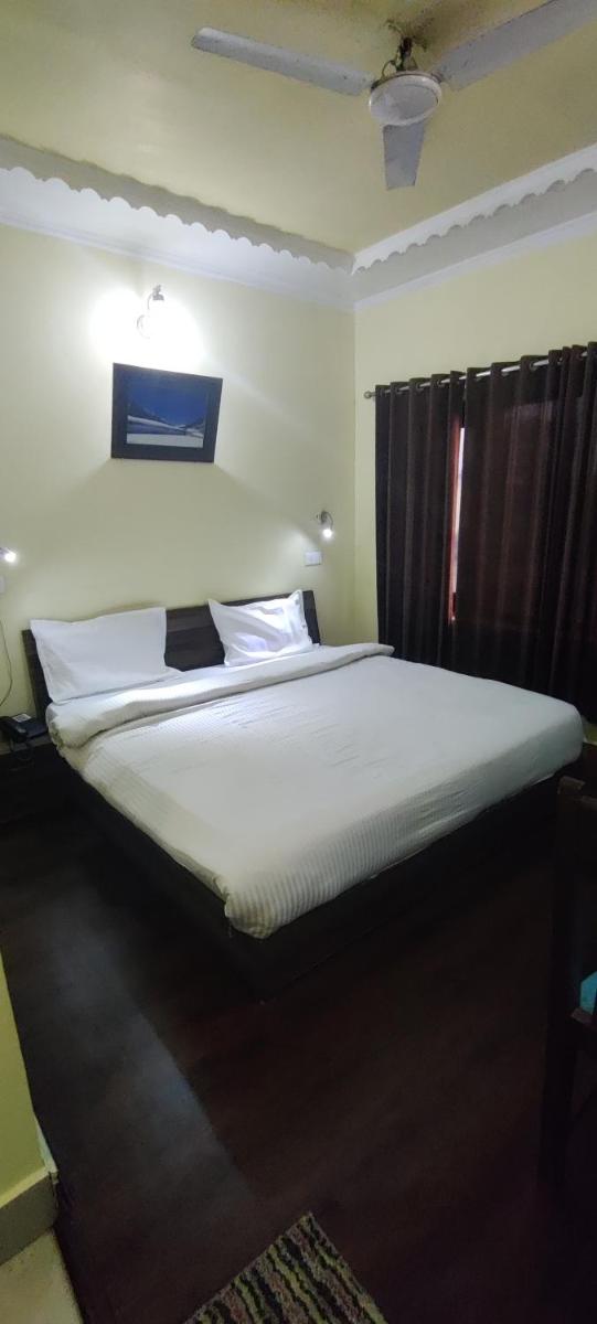Hotel curio's All seasons - Housity