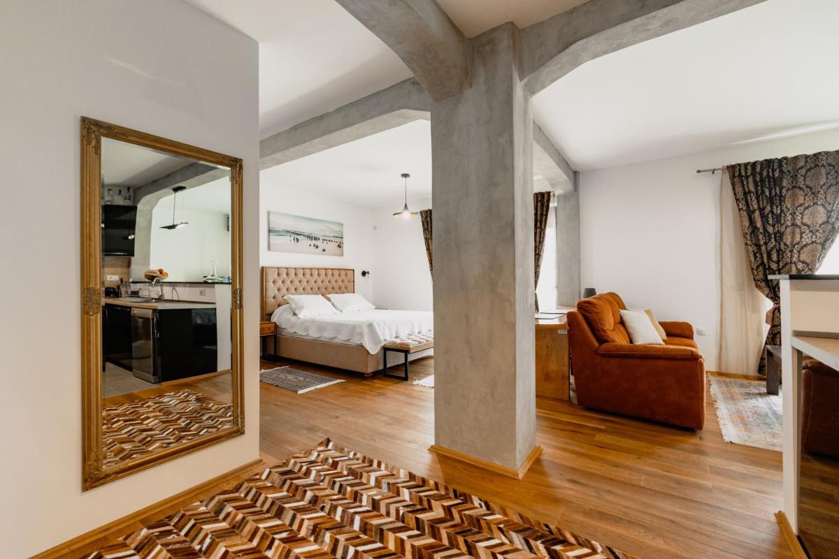 Laz Palace - Housity