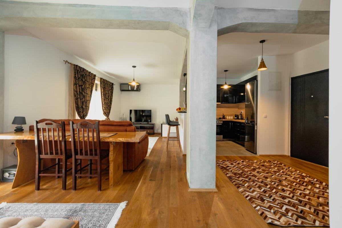 Laz Palace - Housity