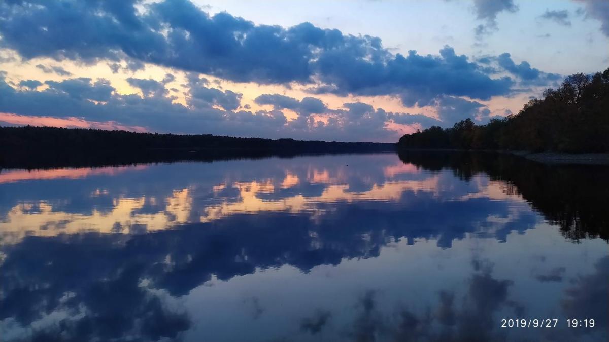 Namiņš Sidrabi pie upes - Housity