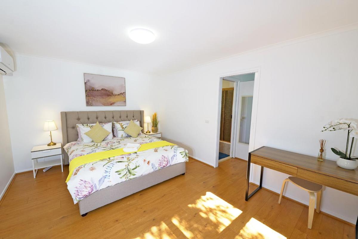 Best Location Entire House Staycation Parkland Surrounding - Housity