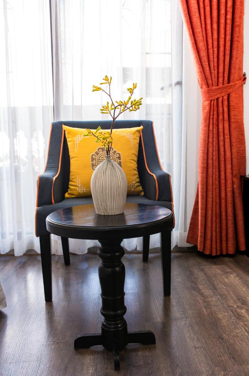 Hanoi Center Silk Boutique Hotel & Travel - Housity