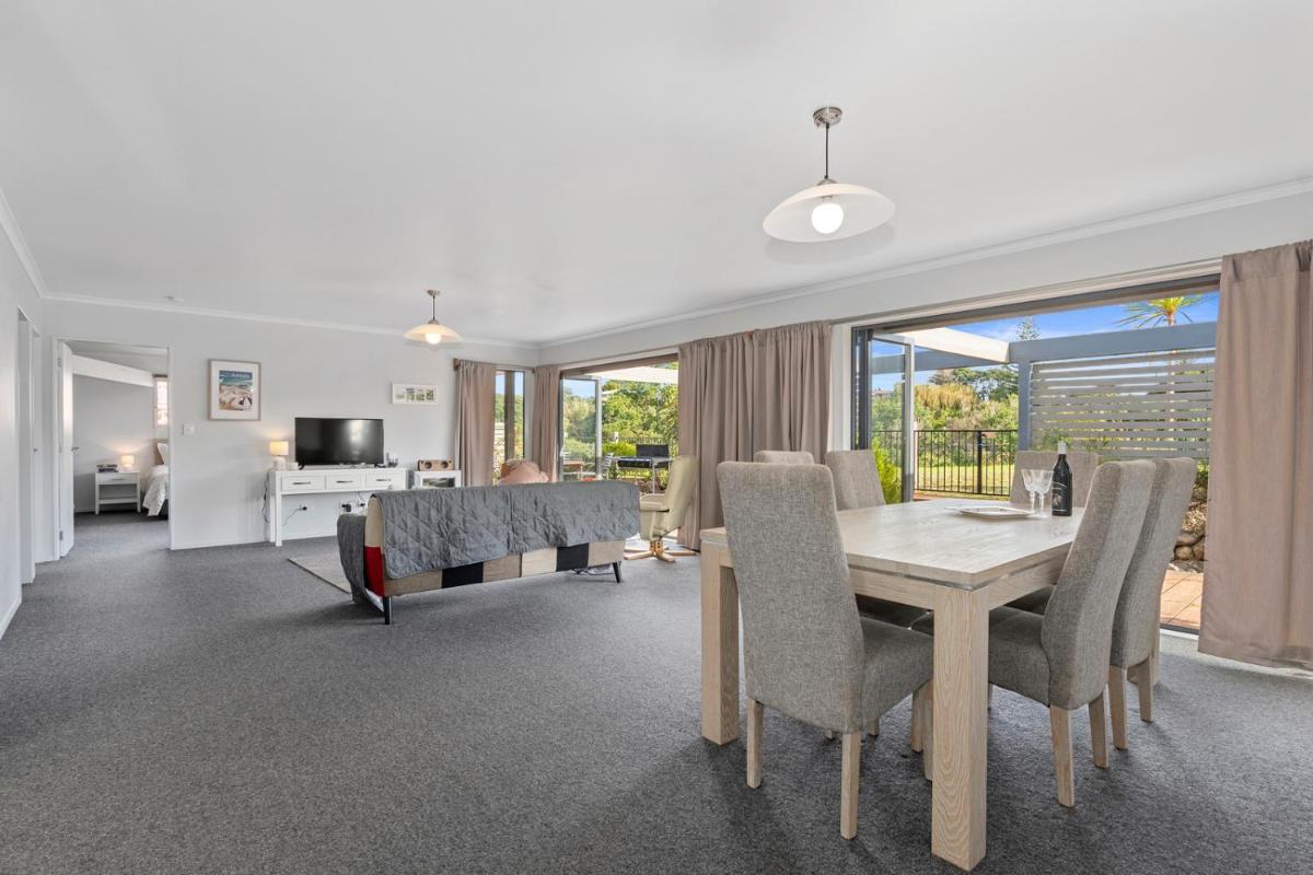 Suitetrails - Ruakaka River Retreat - Ruakaka Holiday Home