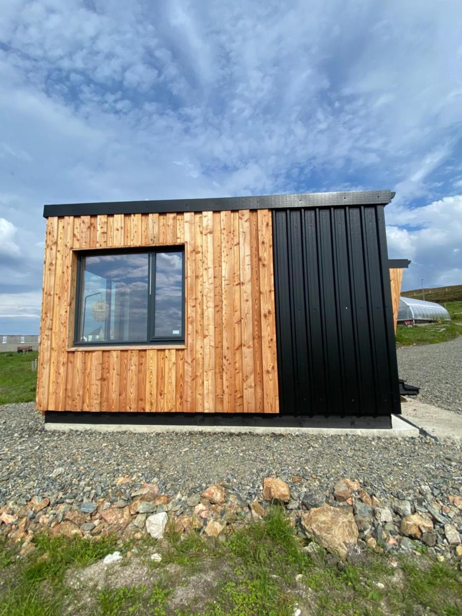 Unique luxurious cabin on sea view working croft - Housity