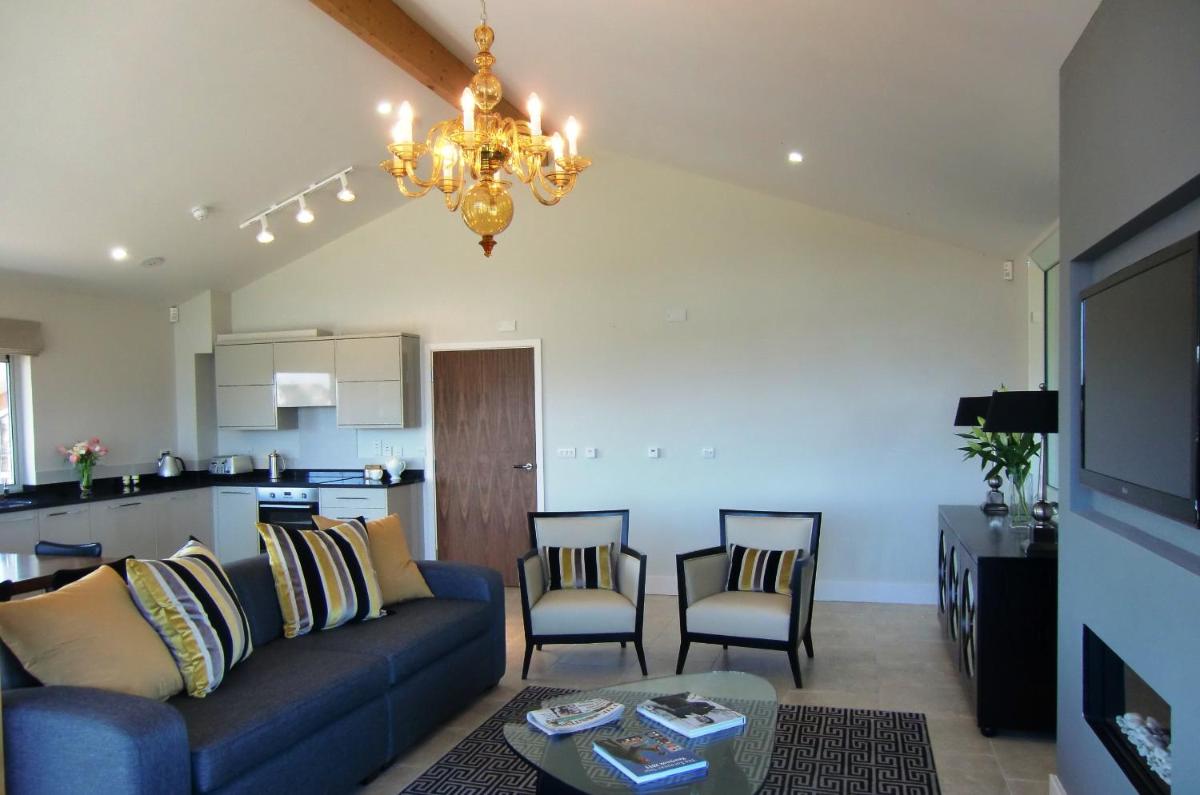 Apple Tree Lodges - Housity