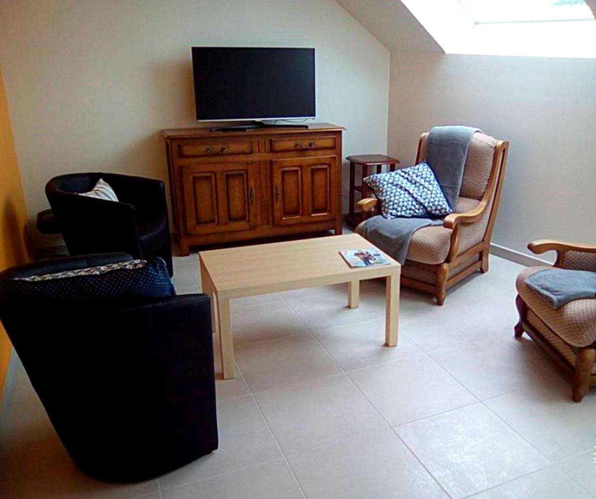 Maison charmante pres de Cast avec jardin et activites - Housity
