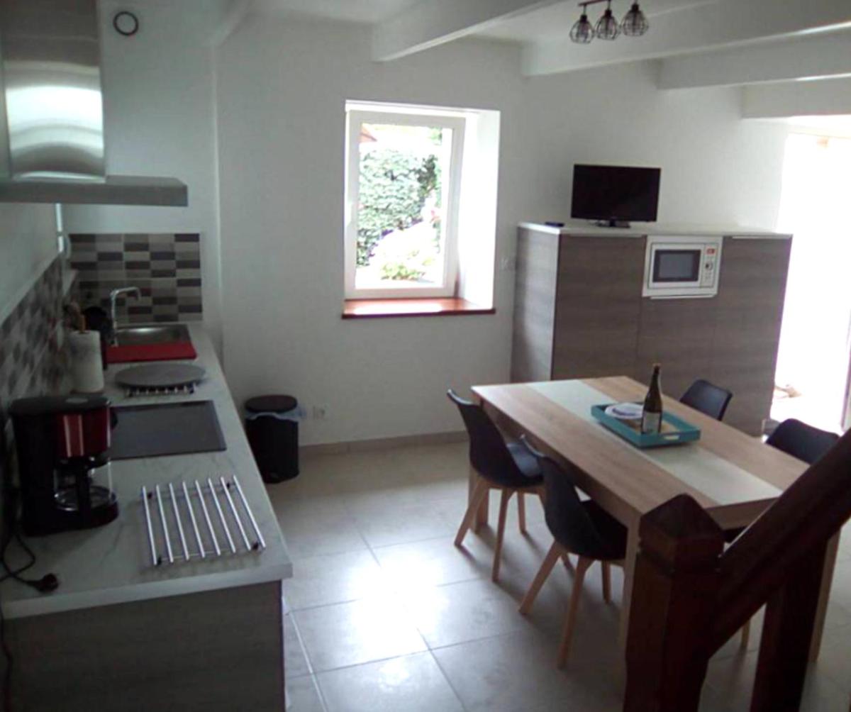 Maison charmante pres de Cast avec jardin et activites - Housity