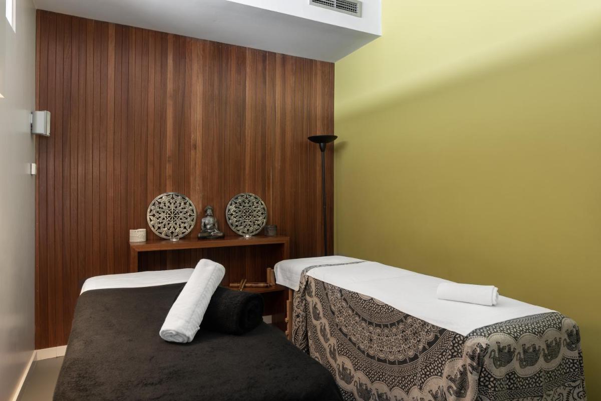 Uma cama ou camas num quarto em Dorma Praia Golfe