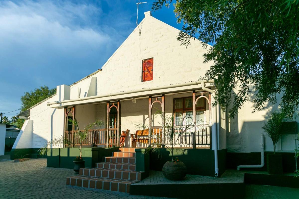 Ravenscliff Villa - Housity