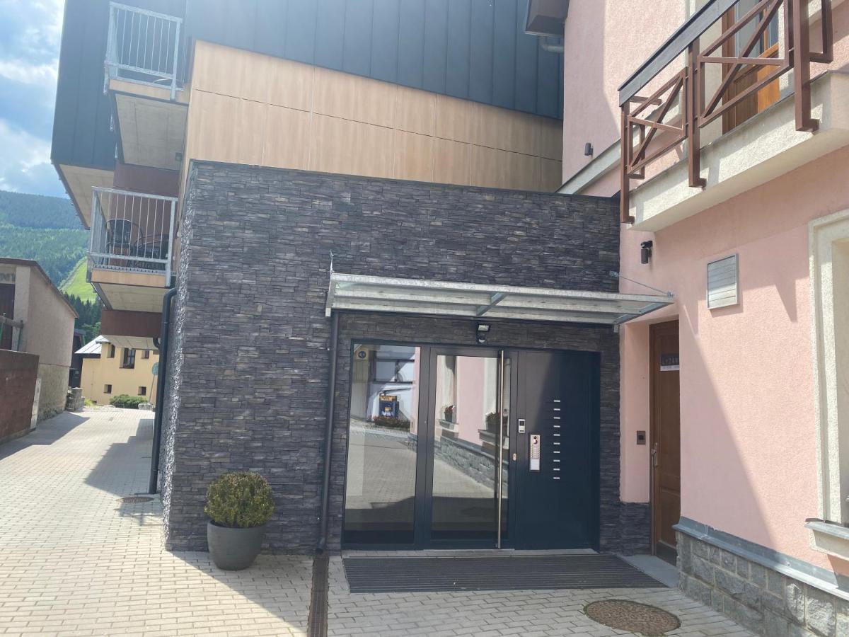 Residence Grand - soukromý apartmán - Housity