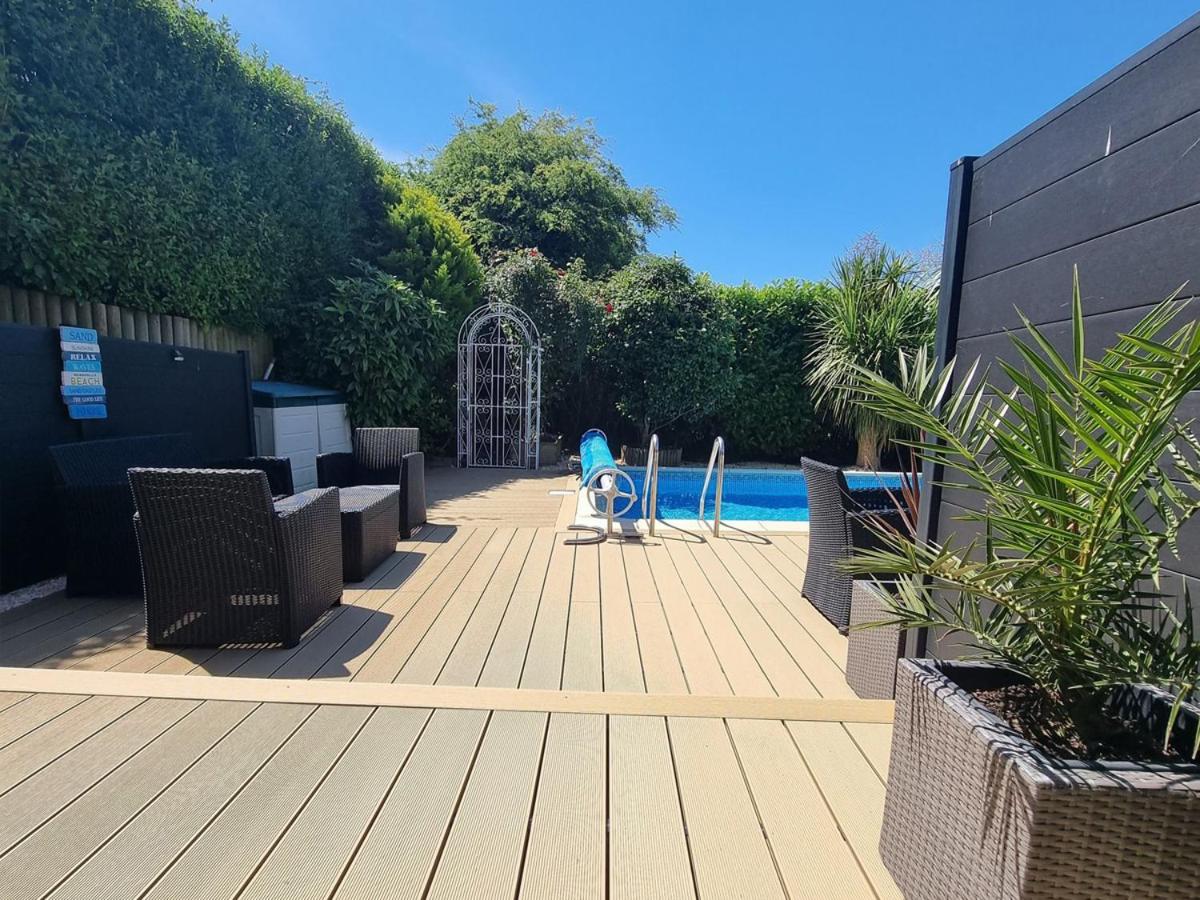 Beautiful apartment with private pool near Tenby - Housity