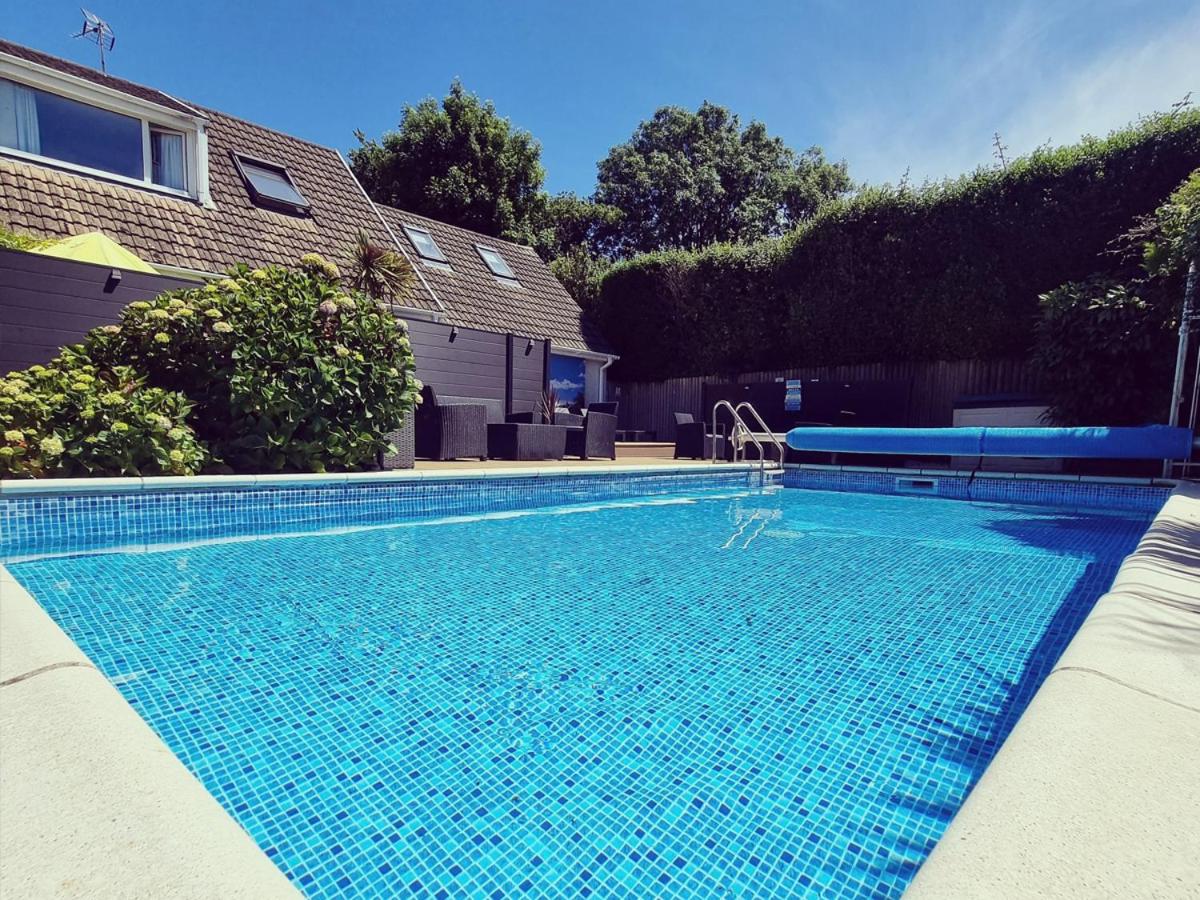 Beautiful apartment with private pool near Tenby - Housity